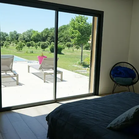 Villa Belle Contemporaine Au Calme Au Milieu Des Chenes Truffiers En Drome Provencale *